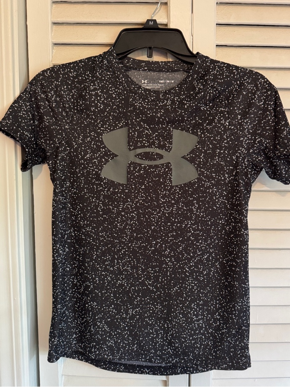 Under Armour Youth Medium Black Speckle Logo Short Sleeve Tee